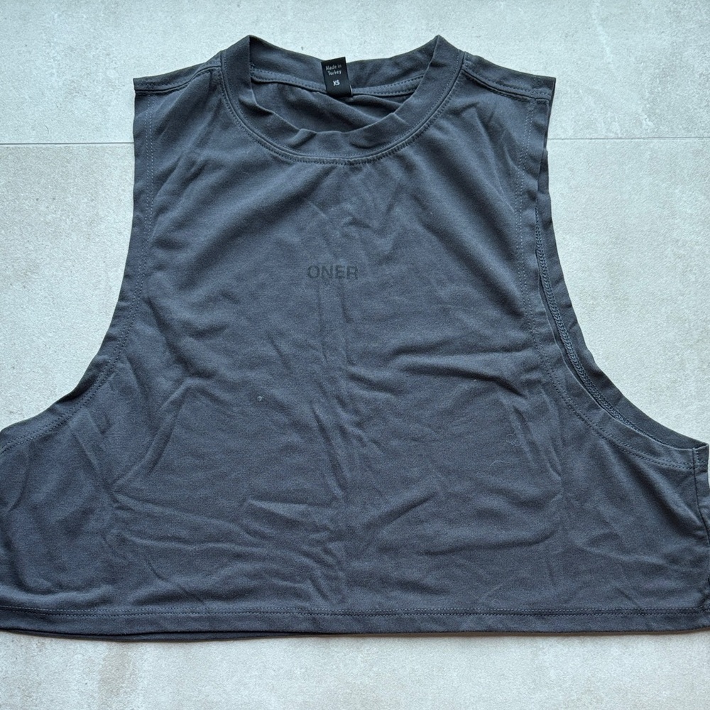 Oner Active Coal Crop Muscle Tee